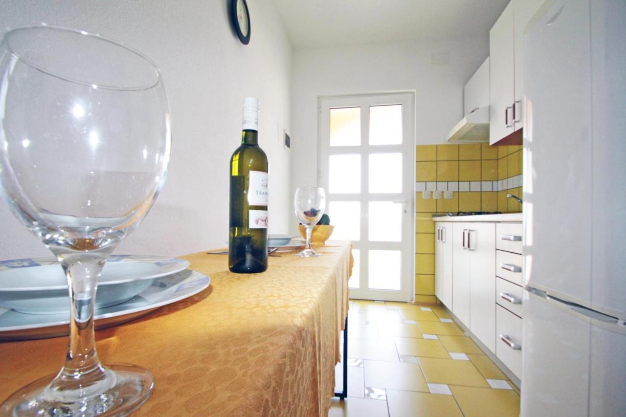 Apartments By The Sea Vinjerac, Zadar - 5824 Ngoại thất bức ảnh